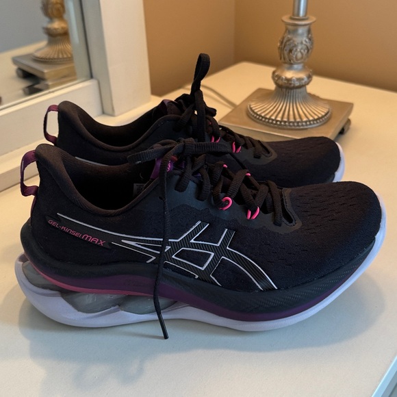 Asics Gel-Kinsei MAX Women's Size 7.5 Knit Running Shoes Black Pink - Picture 1 of 8